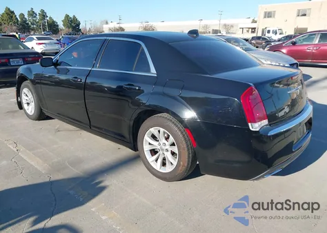 2015 Chrysler 300 Limited z USA, uszkodzony, nr VIN 2C3CCAAG8FH931974